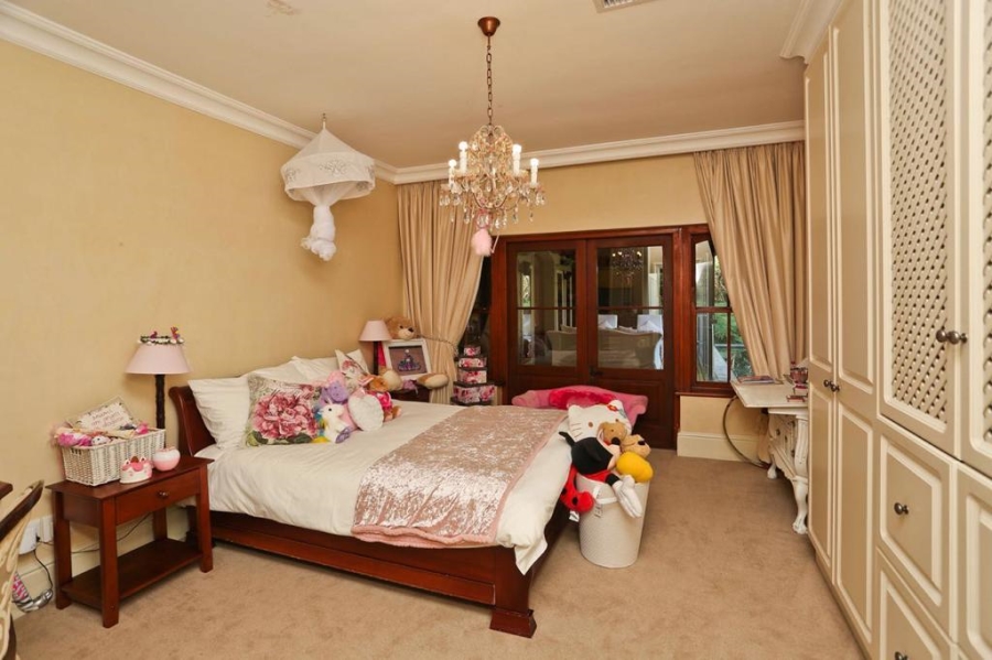5 Bedroom Property for Sale in Hout Bay Western Cape